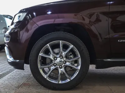 2015 جييب جراند شيروكي ساميت