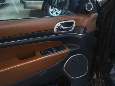 2015 جييب جراند شيروكي ساميت