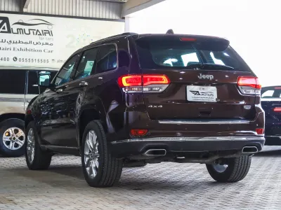 2015 جييب جراند شيروكي ساميت