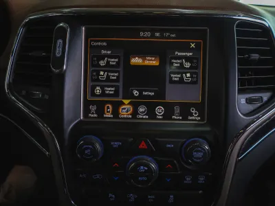 2015 جييب جراند شيروكي ساميت