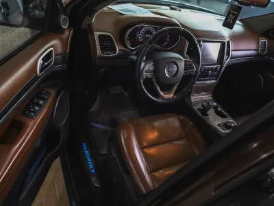 2015 جييب جراند شيروكي ساميت