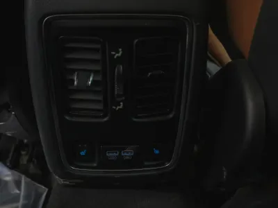 2015 جييب جراند شيروكي ساميت