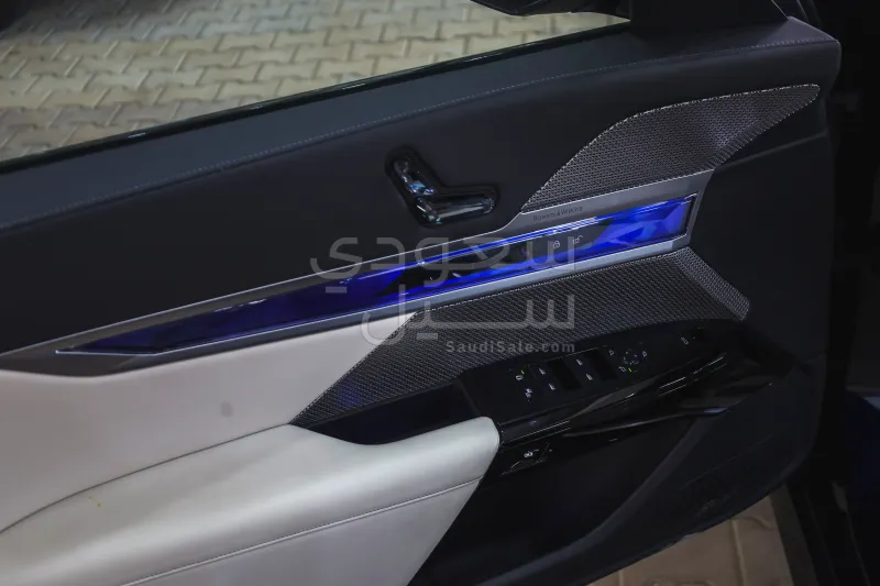 2024 بي ام دبليو الفئة السابعة 735أي