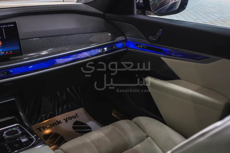 2024 بي ام دبليو الفئة السابعة 735أي