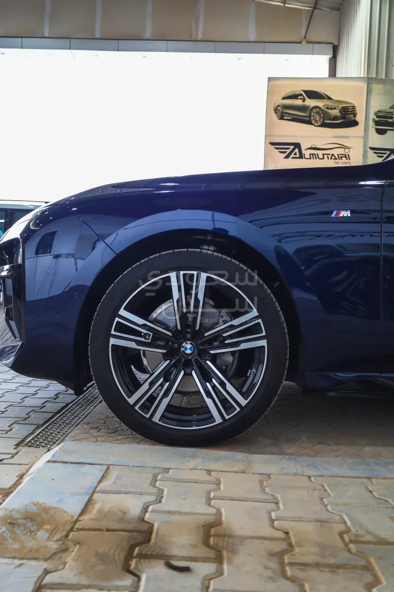 2024 بي ام دبليو الفئة السابعة 735أي