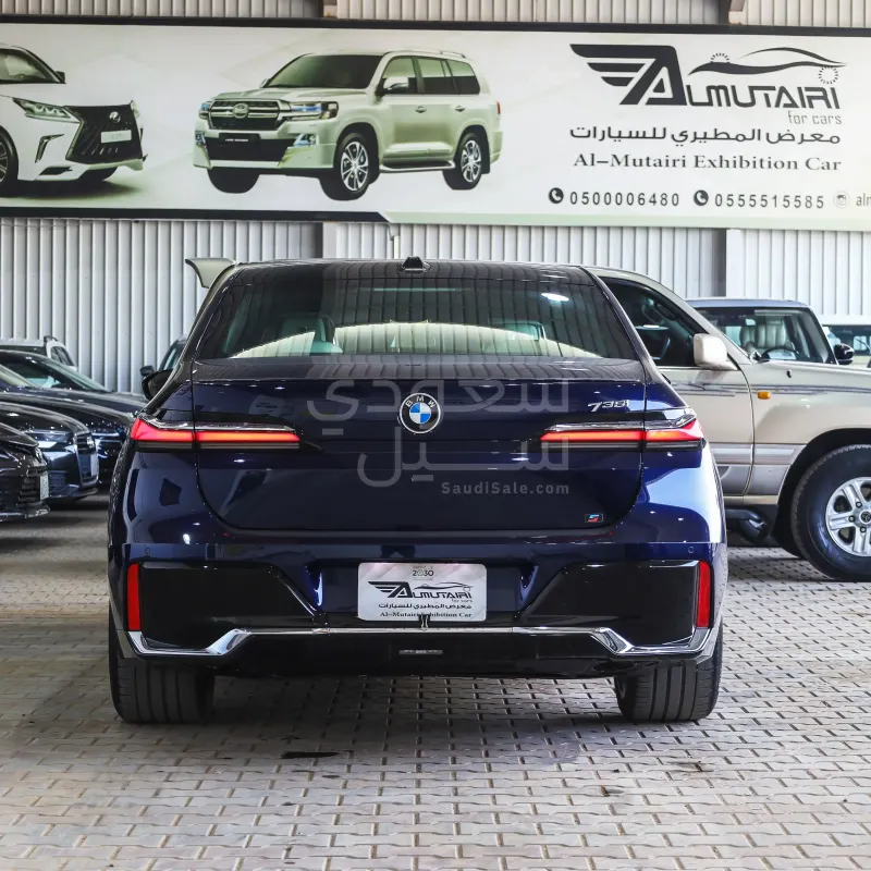 2024 بي ام دبليو الفئة السابعة 735أي