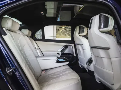 2024 بي ام دبليو الفئة السابعة 735أي