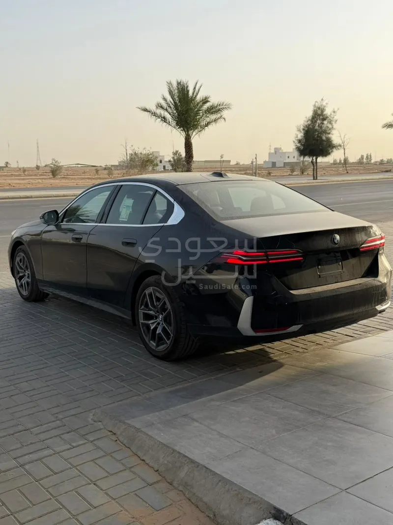 2026 بي ام دبليو الفئة الخامسة 520 أي