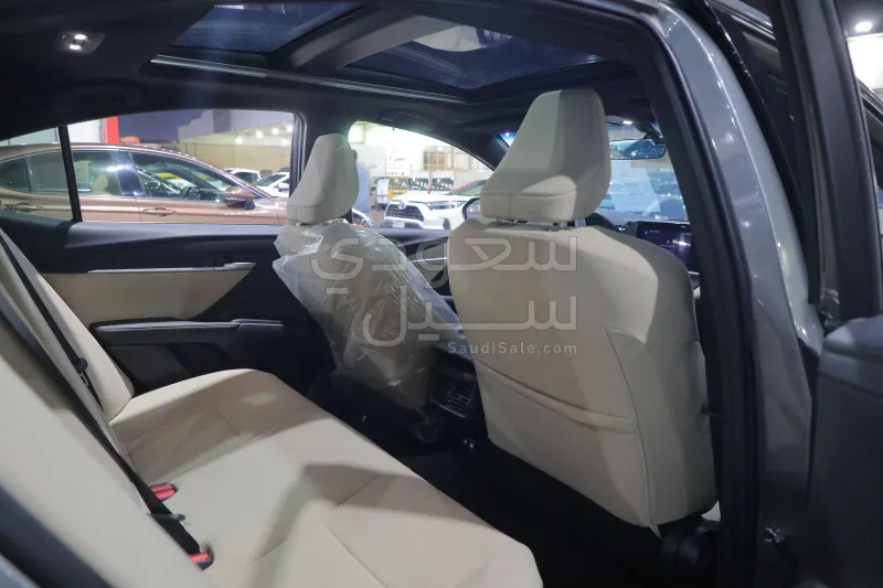 2025 تويوتا كامري ال اي