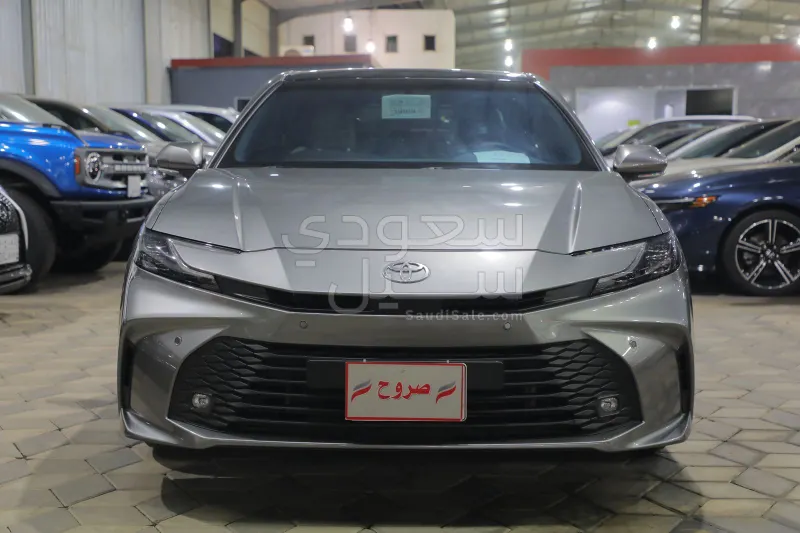 2025 تويوتا كامري ال اي