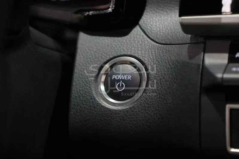 2025 تويوتا كامري ال اي