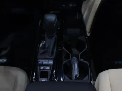 2025 تويوتا كامري ال اي