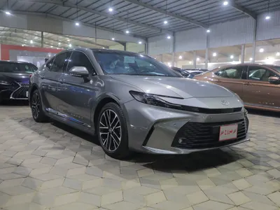 2025 تويوتا كامري ال اي