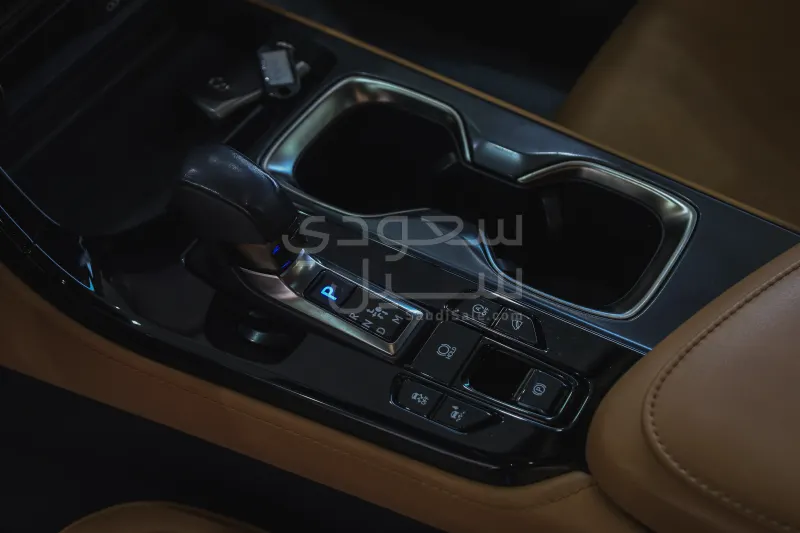 2024 لكزس إن إكس 350