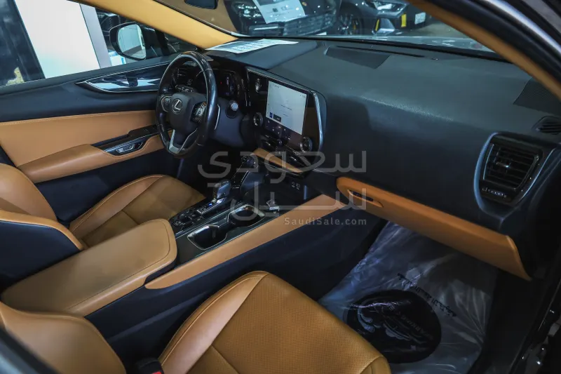 2024 لكزس إن إكس 350