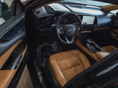 2024 لكزس إن إكس 350