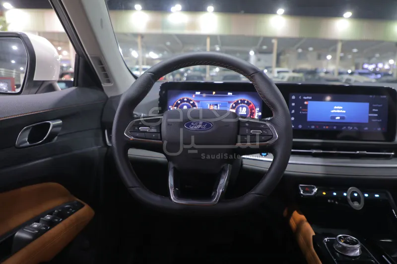 2026 فورد تيريتوري تيتانيوم بلس