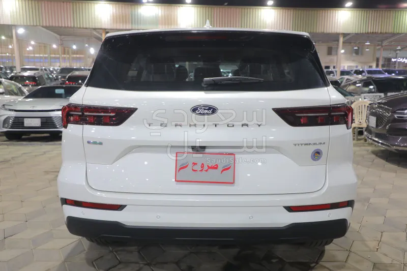 2026 فورد تيريتوري تيتانيوم بلس