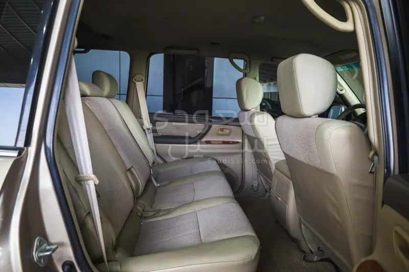 2004 تويوتا لاند كروزر جي اكس ار