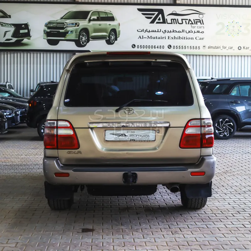 2004 تويوتا لاند كروزر جي اكس ار