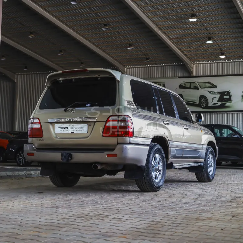 2004 تويوتا لاند كروزر جي اكس ار