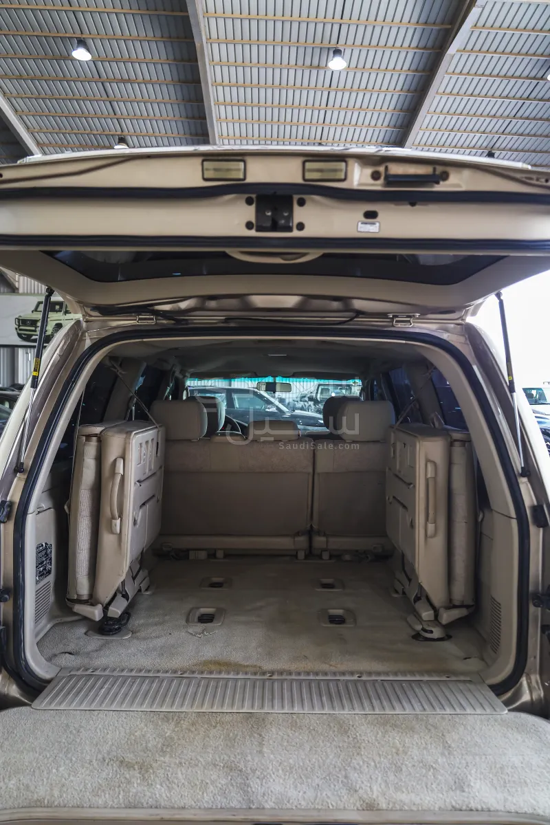 2004 تويوتا لاند كروزر جي اكس ار