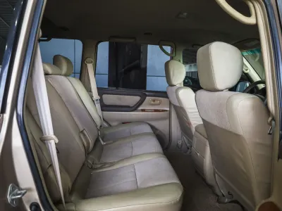 2004 تويوتا لاند كروزر جي اكس ار