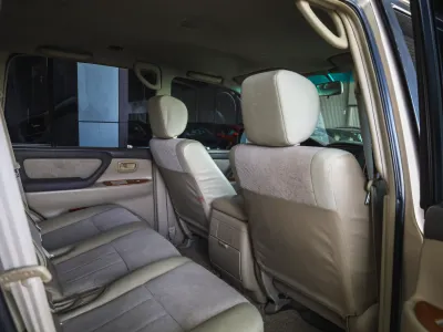 2004 تويوتا لاند كروزر جي اكس ار