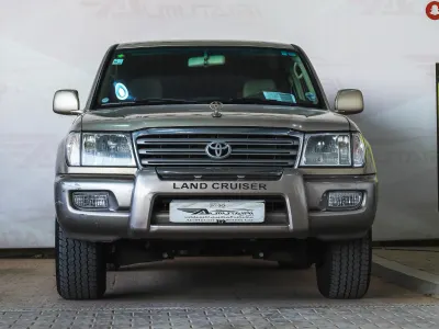 2004 تويوتا لاند كروزر جي اكس ار