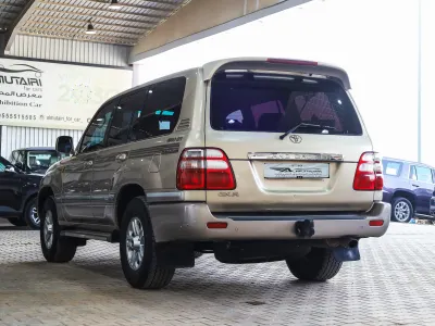 2004 تويوتا لاند كروزر جي اكس ار
