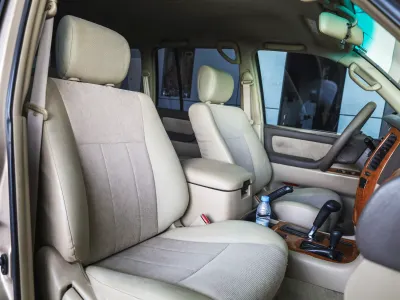 2004 تويوتا لاند كروزر جي اكس ار