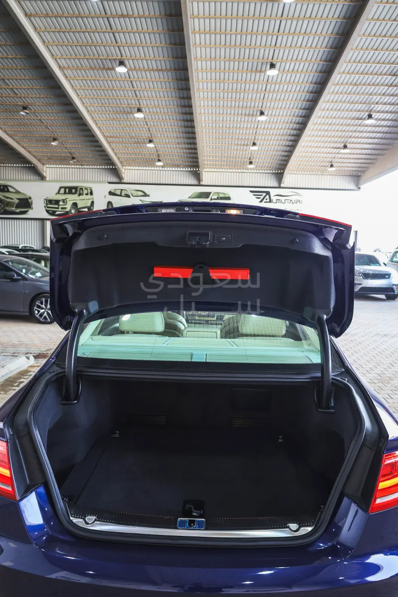 2014 اودي اي 8 ال