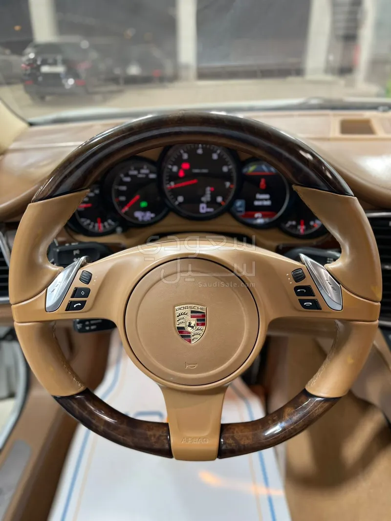 2013 بورش بانميرا 4