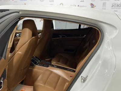 2013 بورش بانميرا 4