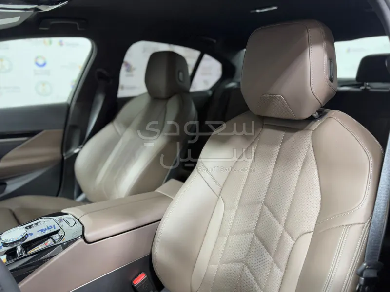 2024 بي ام دبليو الفئة الخامسة 520 أي