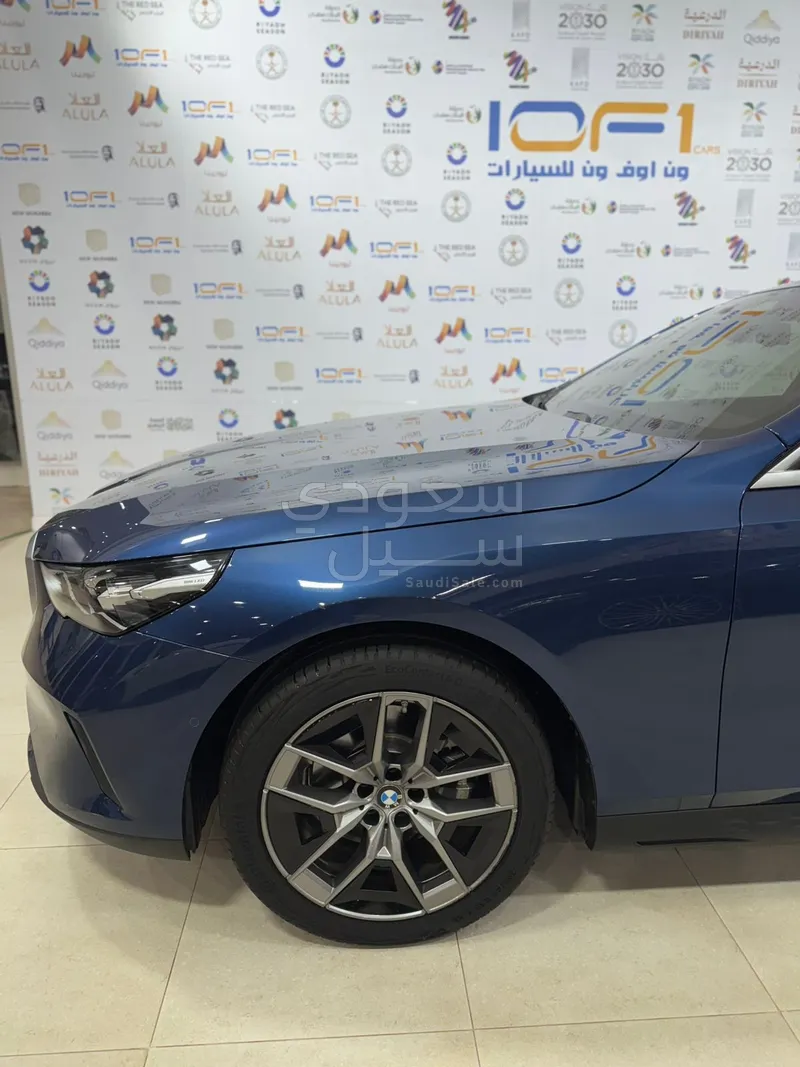 2024 بي ام دبليو الفئة الخامسة 520 أي