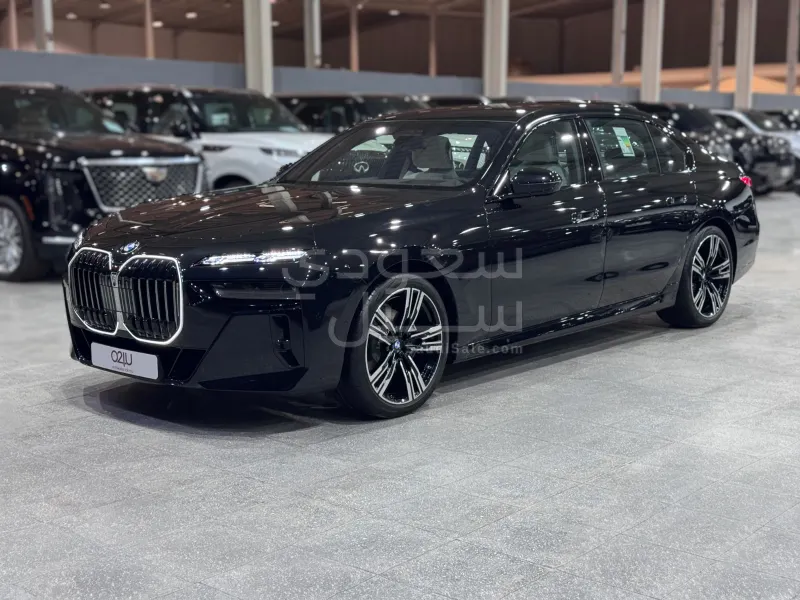 2026 بي ام دبليو الفئة السابعة 735أي