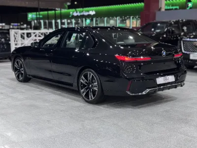 2026 بي ام دبليو الفئة السابعة 735أي