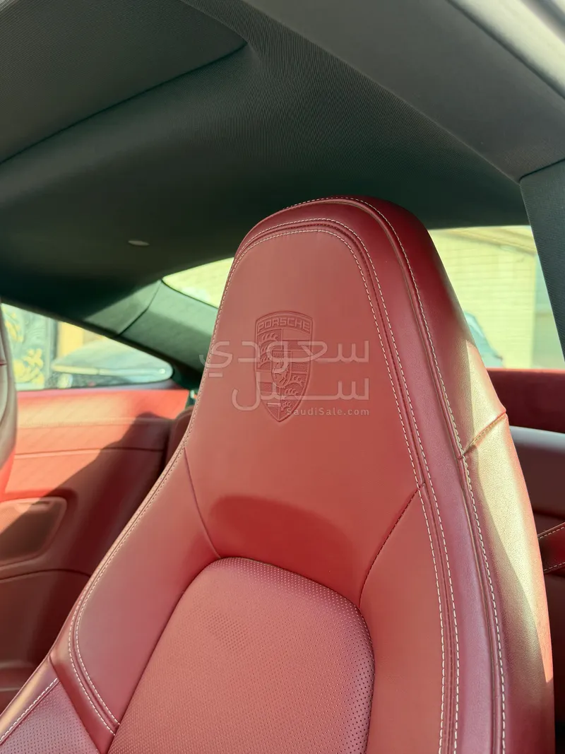 2020 بورش 911 كاريرا 4 اس