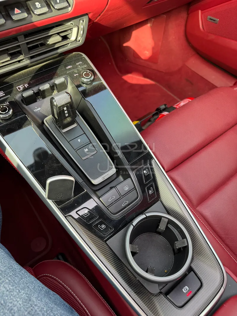 2020 بورش 911 كاريرا 4 اس