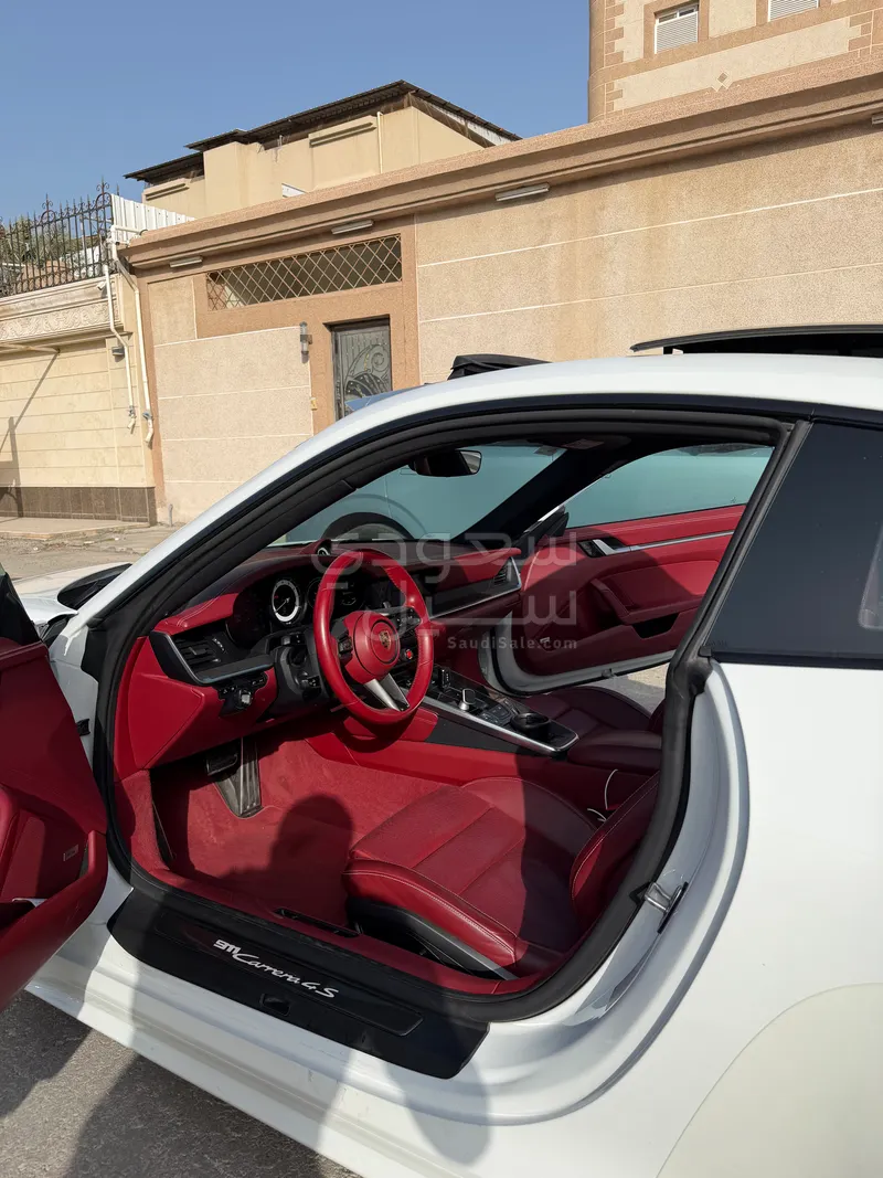 2020 بورش 911 كاريرا 4 اس