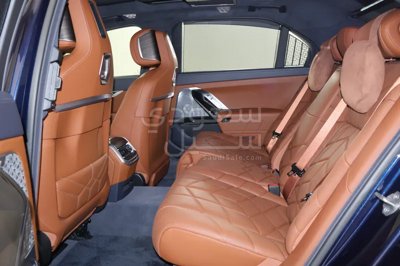 2024 بي ام دبليو الفئة اي