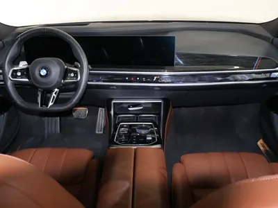 2025 بي ام دبليو الفئة السابعة 735أي