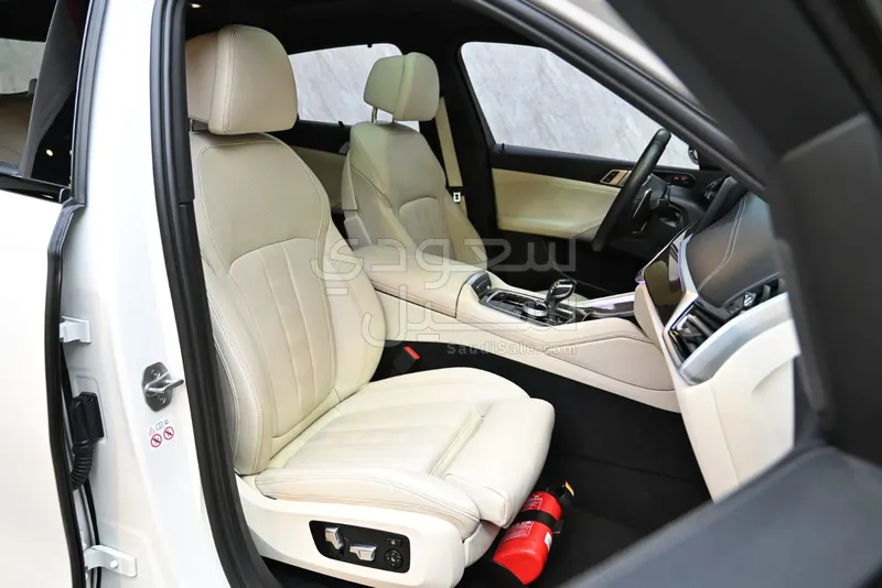 2023 بي ام دبليو الفئة اكس 6 إم كت