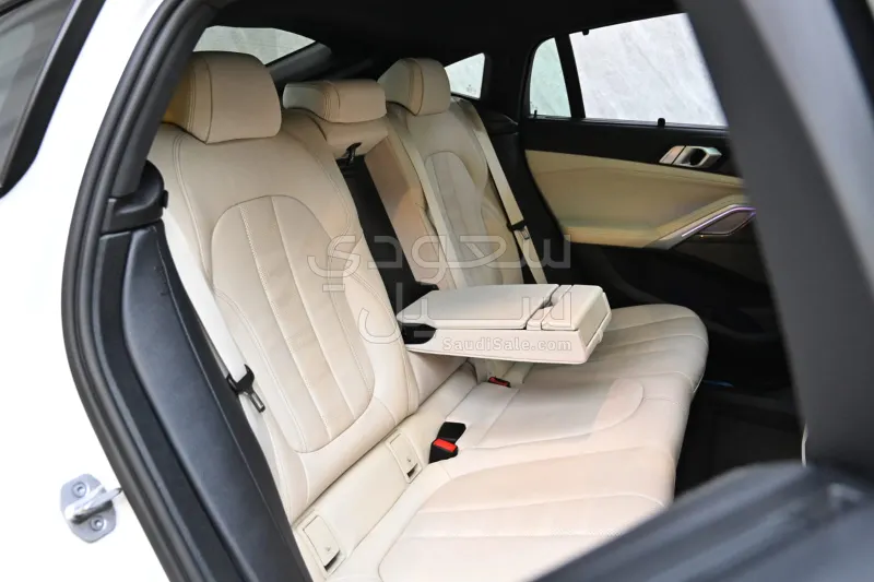 2023 بي ام دبليو الفئة اكس 6 إم كت