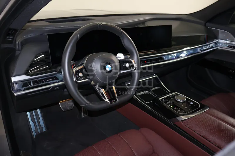 2024 بي ام دبليو الفئة السابعة 735أي