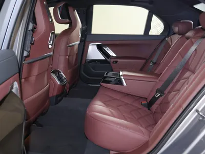 2024 بي ام دبليو الفئة السابعة 735أي