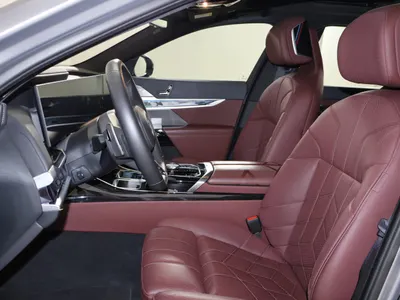 2024 بي ام دبليو الفئة السابعة 735أي