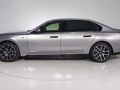 2024 بي ام دبليو الفئة السابعة 735أي