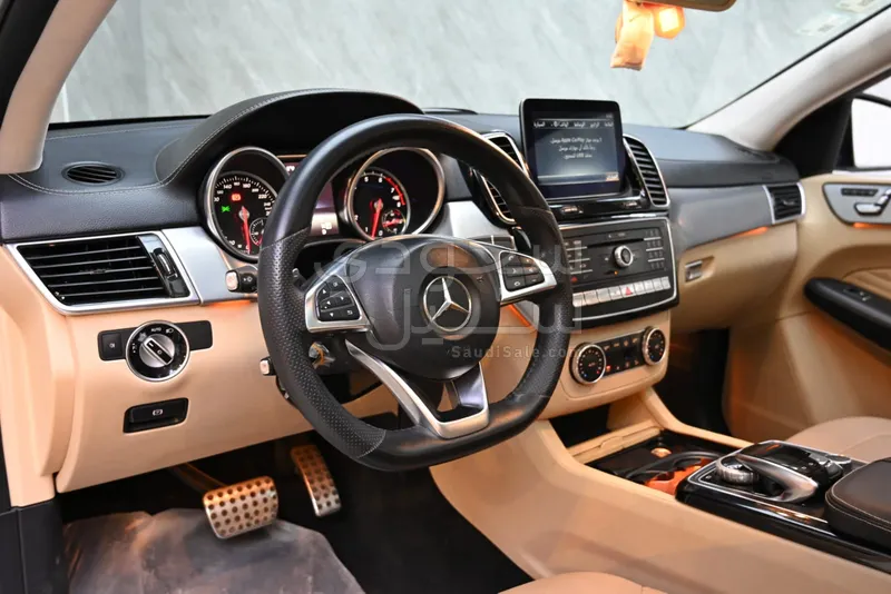 2016 مرسيدس - بنز جي إل إي 43 أي إم جي